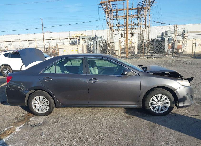 Photo 13 of 2014 Toyota Camry LE (VIN 4T4BF1FK2ER360605)