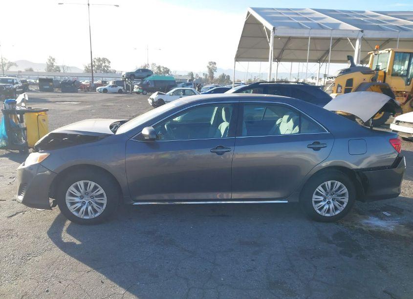 Photo 14 of 2014 Toyota Camry LE (VIN 4T4BF1FK2ER360605)