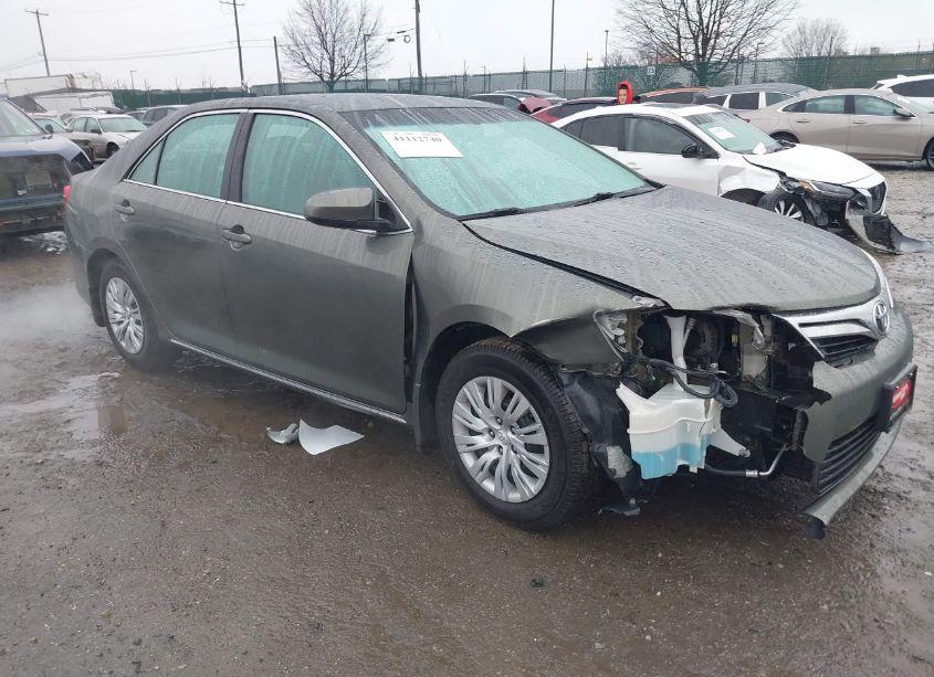 2014 Toyota Camry L/LE/SE/SE SPORT/XLE (VIN 4T4BF1FK2ER368302) main photo