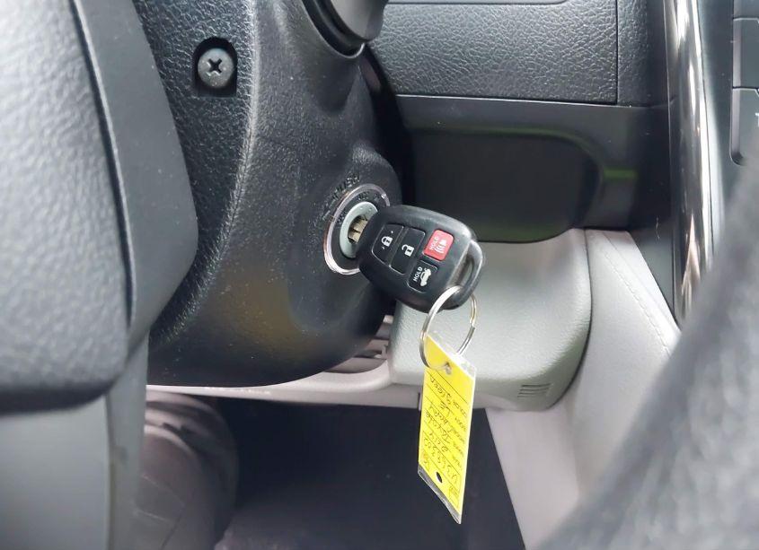 Photo 11 of 2014 Toyota Camry L/LE/SE/SE SPORT/XLE (VIN 4T4BF1FK2ER368302)