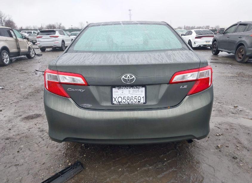 Photo 16 of 2014 Toyota Camry L/LE/SE/SE SPORT/XLE (VIN 4T4BF1FK2ER368302)