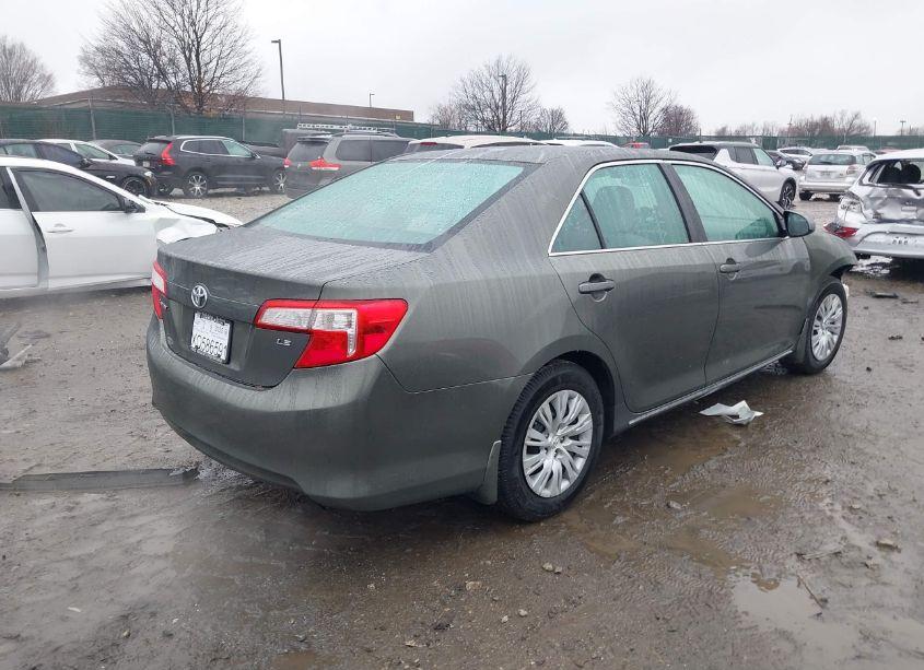 Photo 4 of 2014 Toyota Camry L/LE/SE/SE SPORT/XLE (VIN 4T4BF1FK2ER368302)