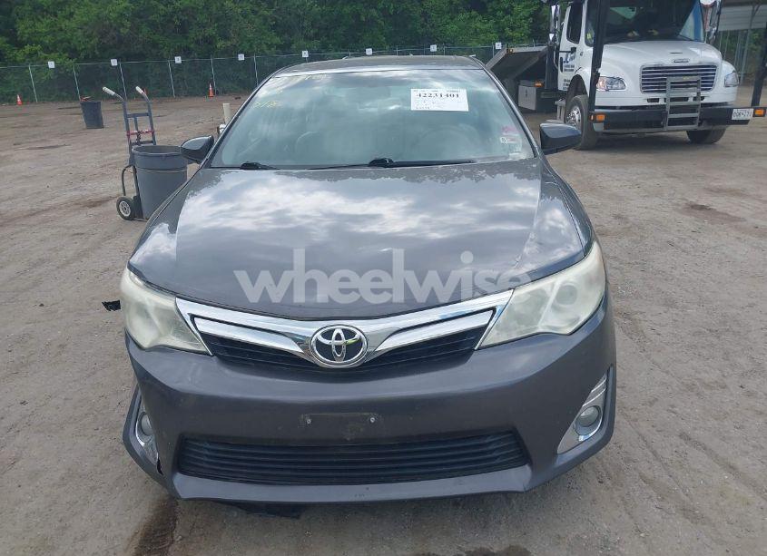 Photo 12 of 2014 Toyota Camry XLE (VIN 4T4BF1FK2ER396729)