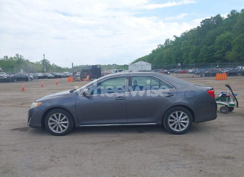 Photo 14 of 2014 Toyota Camry XLE (VIN 4T4BF1FK2ER396729)