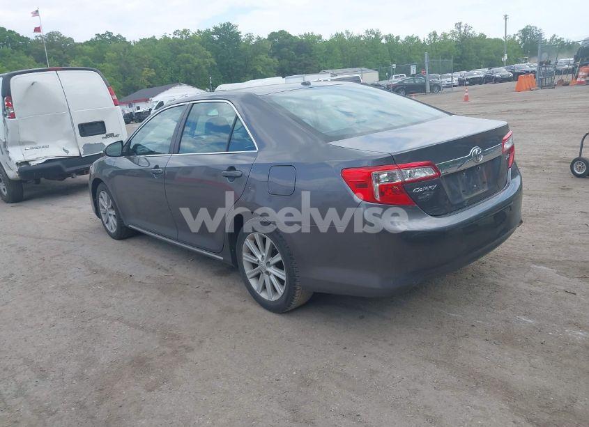 Photo 3 of 2014 Toyota Camry XLE (VIN 4T4BF1FK2ER396729)