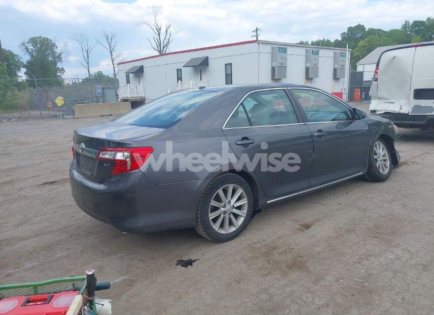 Photo 4 of 2014 Toyota Camry XLE (VIN 4T4BF1FK2ER396729)