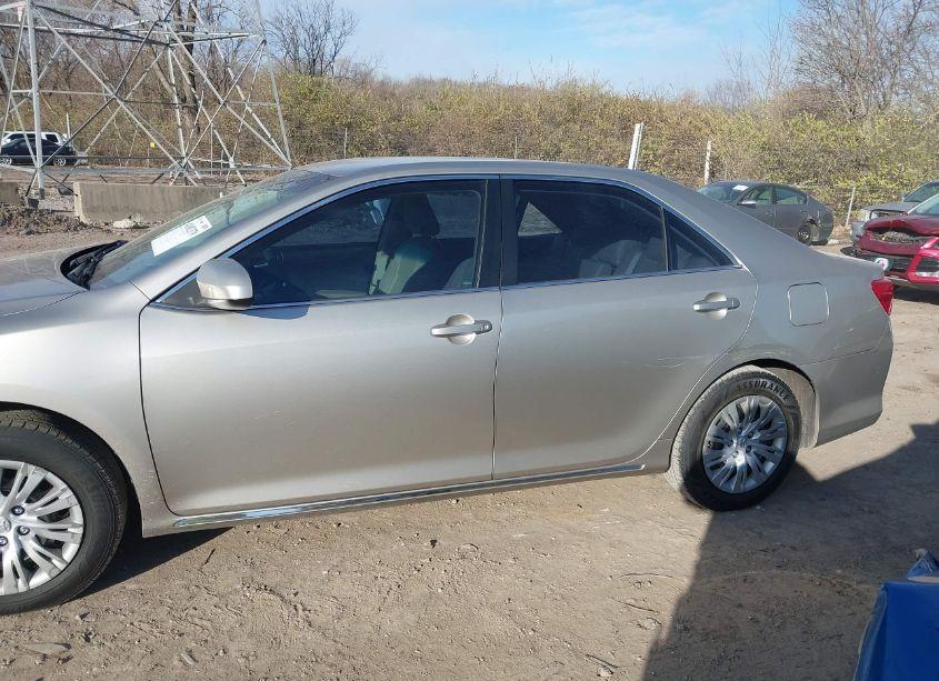 Photo 14 of 2014 Toyota Camry LE (VIN 4T4BF1FK2ER416381)