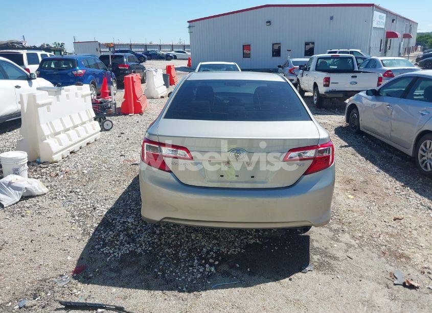 Photo 16 of 2014 Toyota Camry LE (VIN 4T4BF1FK2ER423556)