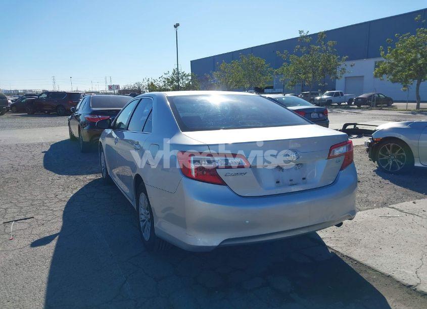 Photo 3 of 2014 Toyota Camry LE (VIN 4T4BF1FK2ER427218)