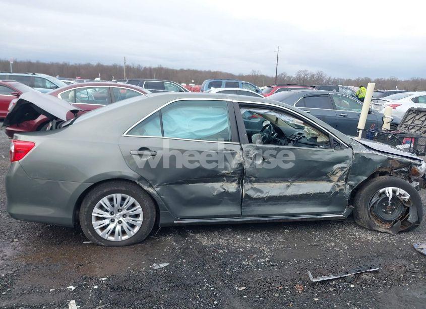 Photo 13 of 2014 Toyota Camry LE (VIN 4T4BF1FK2ER437781)