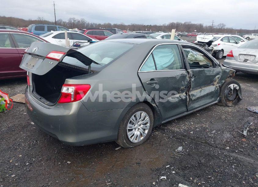 Photo 4 of 2014 Toyota Camry LE (VIN 4T4BF1FK2ER437781)
