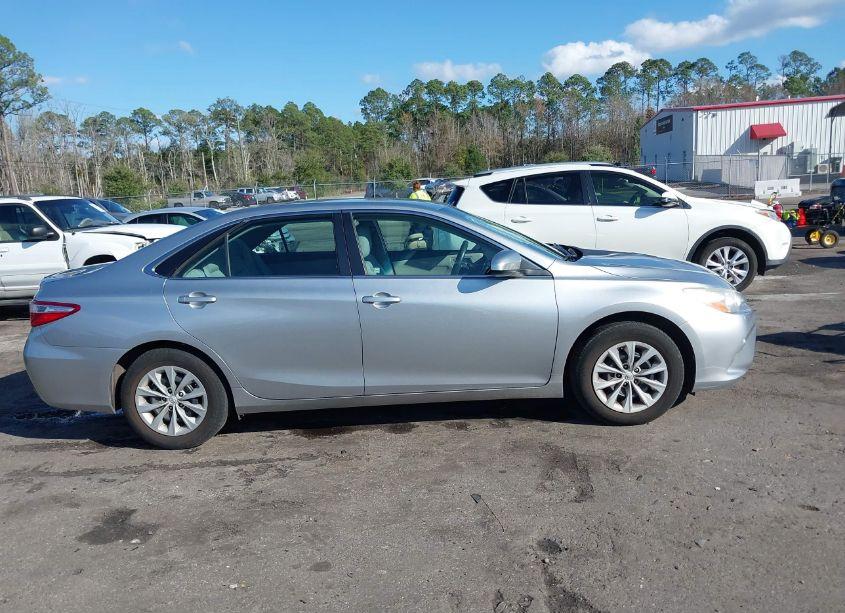 Photo 12 of 2015 Toyota Camry LE (VIN 4T4BF1FK2FR447180)