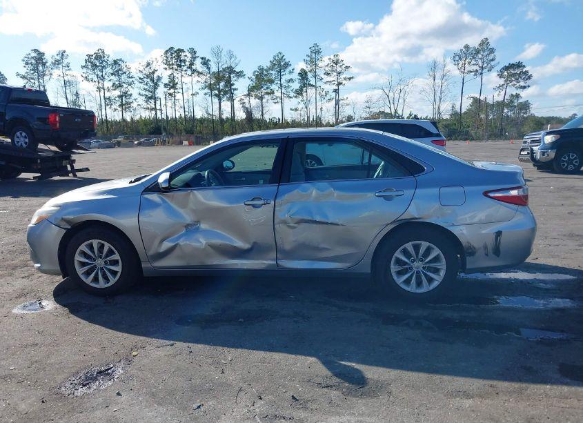 Photo 13 of 2015 Toyota Camry LE (VIN 4T4BF1FK2FR447180)