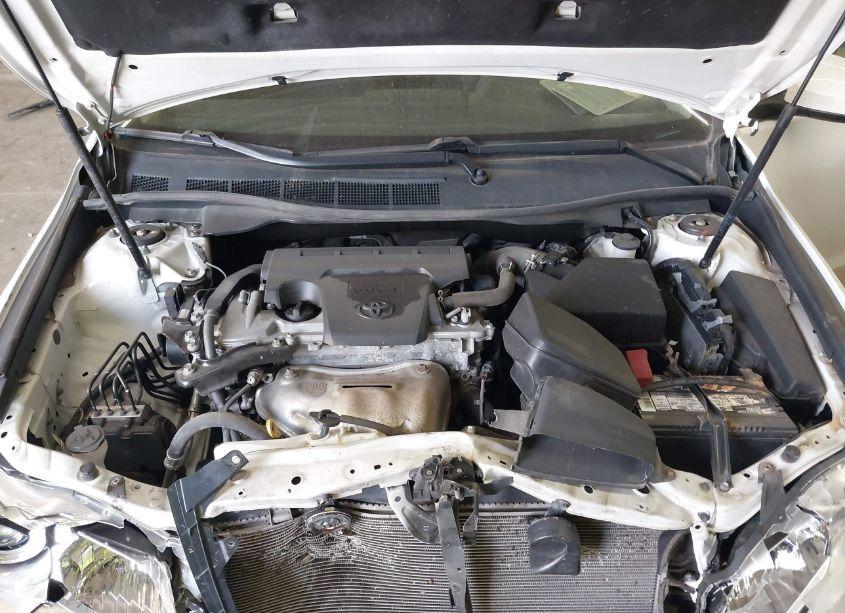 Photo 10 of 2015 Toyota Camry LE (VIN 4T4BF1FK2FR461788)