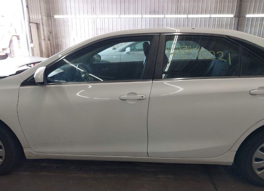 Photo 15 of 2015 Toyota Camry LE (VIN 4T4BF1FK2FR461788)