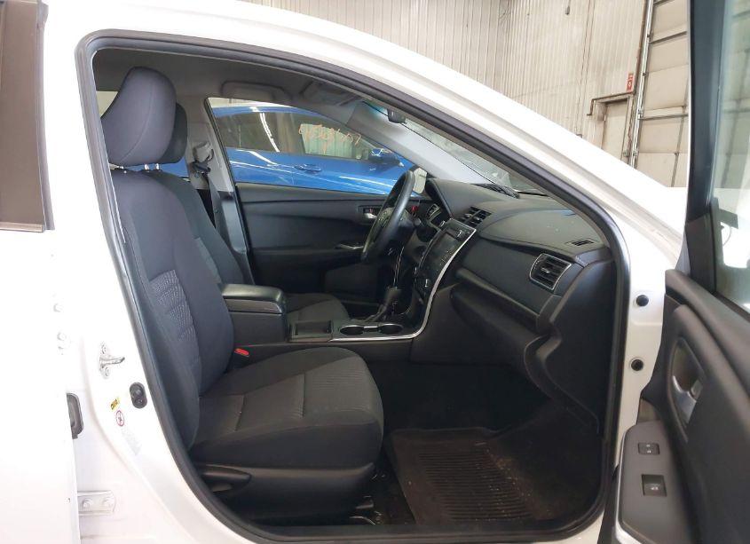 Photo 5 of 2015 Toyota Camry LE (VIN 4T4BF1FK2FR461788)