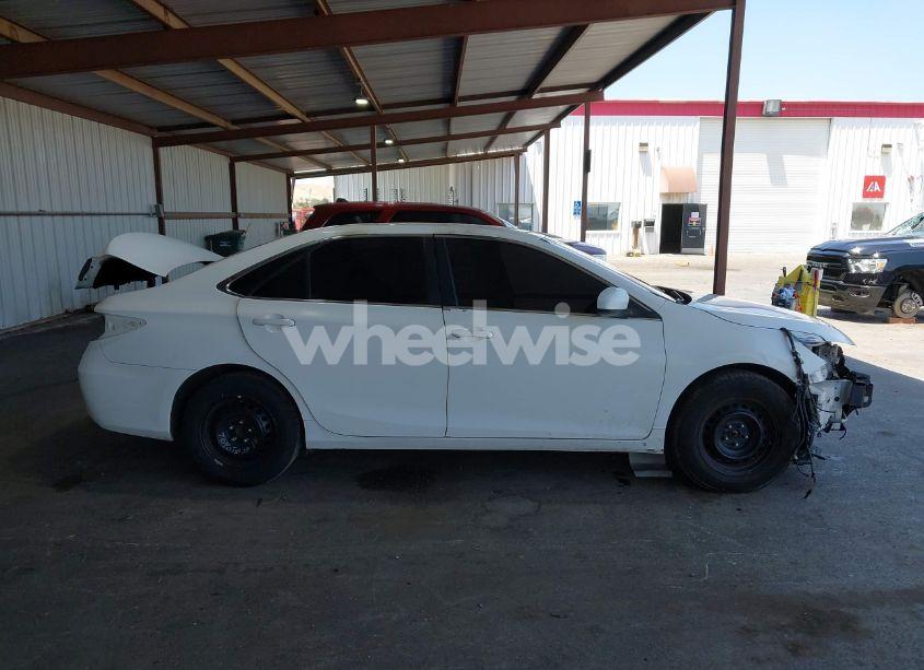 Photo 13 of 2015 Toyota Camry LE (VIN 4T4BF1FK2FR480034)