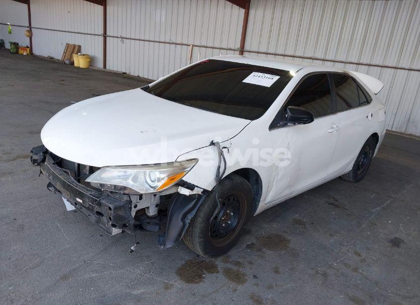 Photo 2 of 2015 Toyota Camry LE (VIN 4T4BF1FK2FR480034)