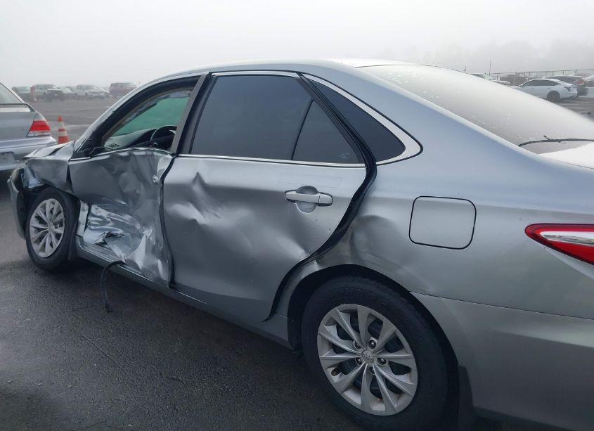 Photo 17 of 2015 Toyota Camry LE (VIN 4T4BF1FK2FR486299)