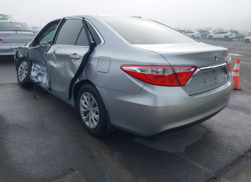 Photo 3 of 2015 Toyota Camry LE (VIN 4T4BF1FK2FR486299)