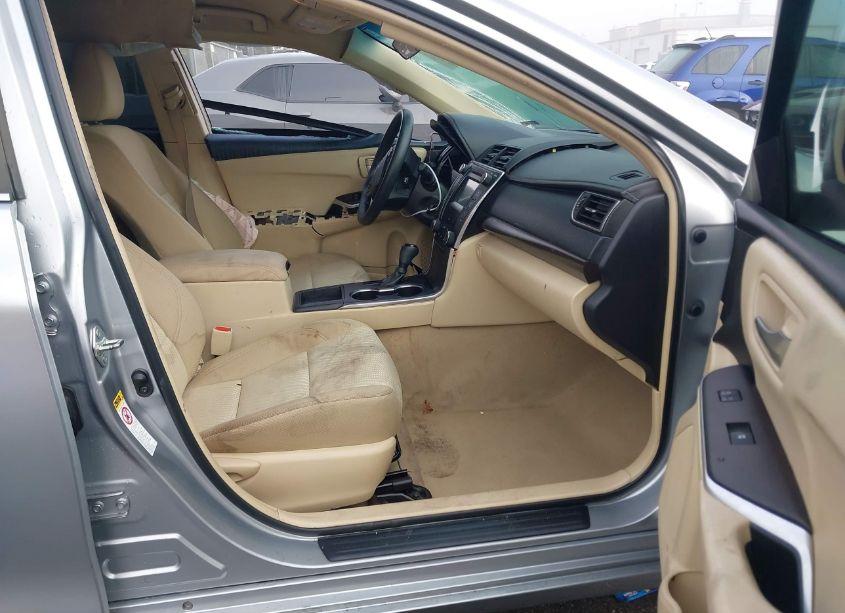 Photo 5 of 2015 Toyota Camry LE (VIN 4T4BF1FK2FR486299)