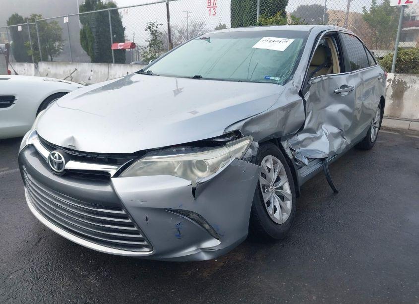 Photo 6 of 2015 Toyota Camry LE (VIN 4T4BF1FK2FR486299)