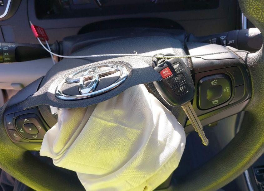 Photo 11 of 2015 Toyota Camry LE (VIN 4T4BF1FK2FR495648)