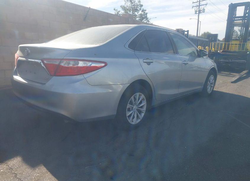 Photo 4 of 2015 Toyota Camry LE (VIN 4T4BF1FK2FR496878)