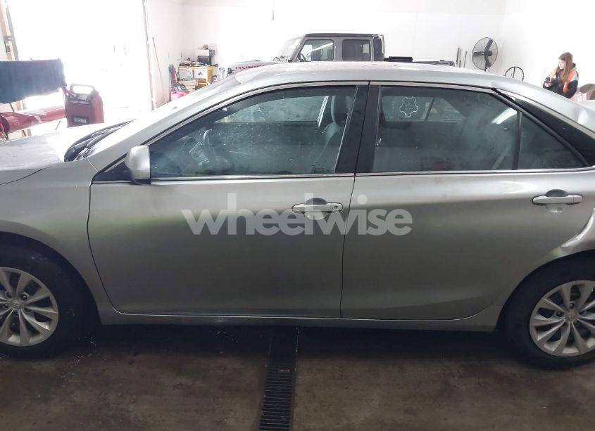 Photo 14 of 2015 Toyota Camry LE (VIN 4T4BF1FK2FR511962)