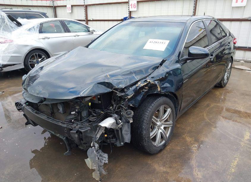 Photo 2 of 2016 Toyota Camry LE (VIN 4T4BF1FK2GR534661)