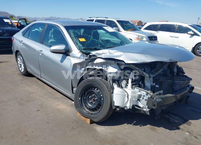 2016 Toyota Camry LE (VIN 4T4BF1FK2GR539858) main photo