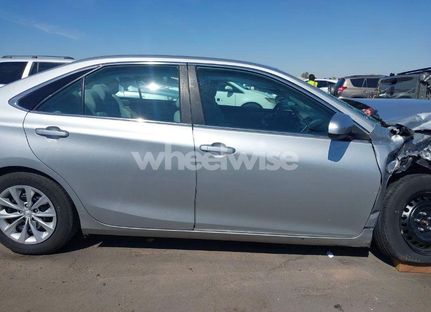 Photo 13 of 2016 Toyota Camry LE (VIN 4T4BF1FK2GR539858)