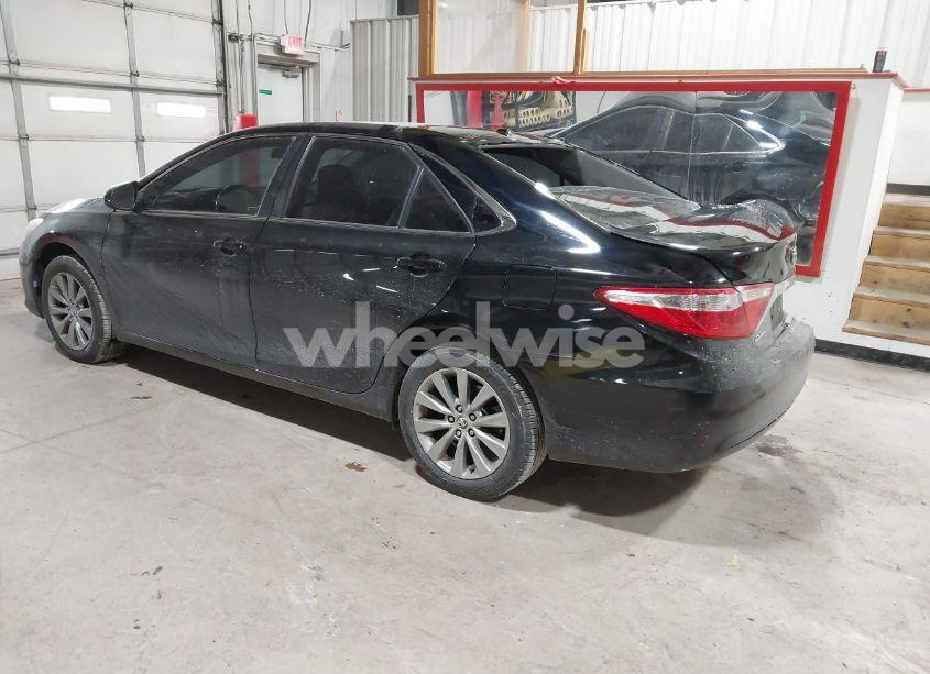 Photo 3 of 2016 Toyota Camry XLE (VIN 4T4BF1FK2GR544574)