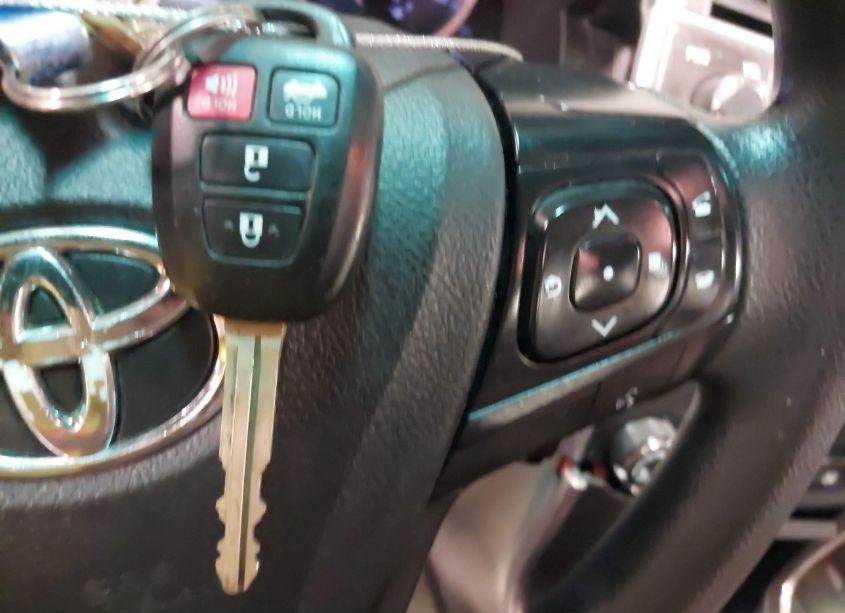 Photo 11 of 2016 Toyota Camry LE/XLE/SE/XSE (VIN 4T4BF1FK2GR544817)