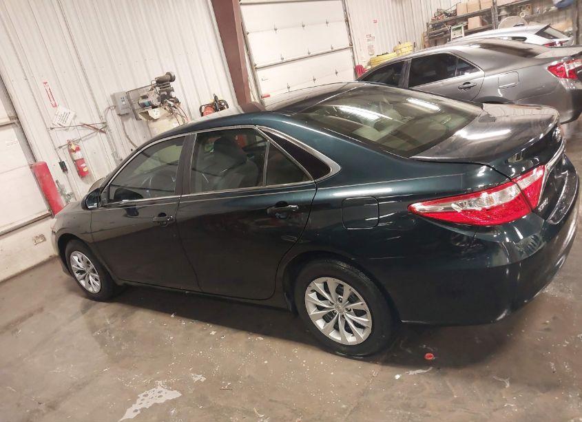 Photo 14 of 2016 Toyota Camry LE/XLE/SE/XSE (VIN 4T4BF1FK2GR544817)