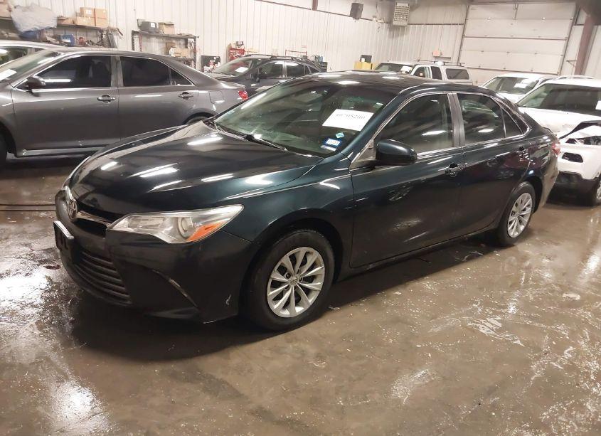 Photo 2 of 2016 Toyota Camry LE/XLE/SE/XSE (VIN 4T4BF1FK2GR544817)