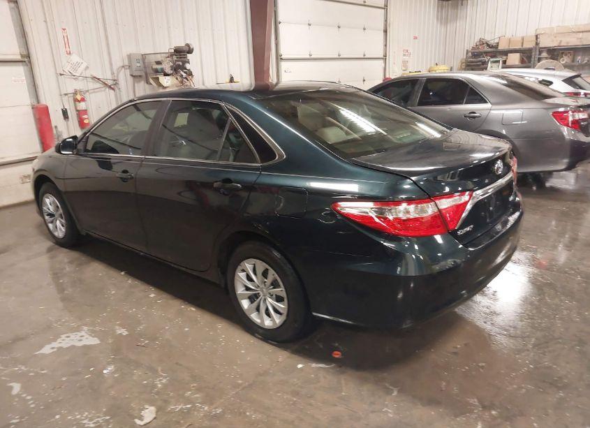 Photo 3 of 2016 Toyota Camry LE/XLE/SE/XSE (VIN 4T4BF1FK2GR544817)