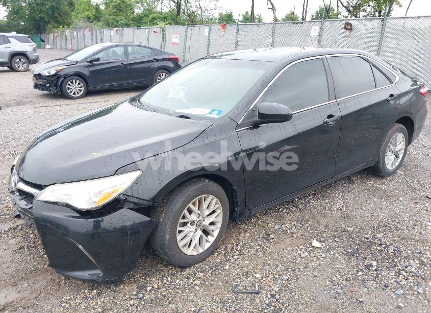 Photo 2 of 2016 Toyota Camry LE (VIN 4T4BF1FK2GR547930)