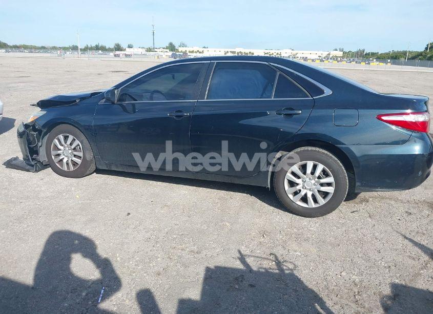 Photo 3 of 2016 Toyota Camry LE (VIN 4T4BF1FK2GR552724)