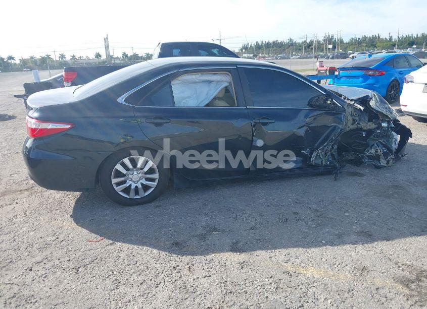 Photo 4 of 2016 Toyota Camry LE (VIN 4T4BF1FK2GR552724)