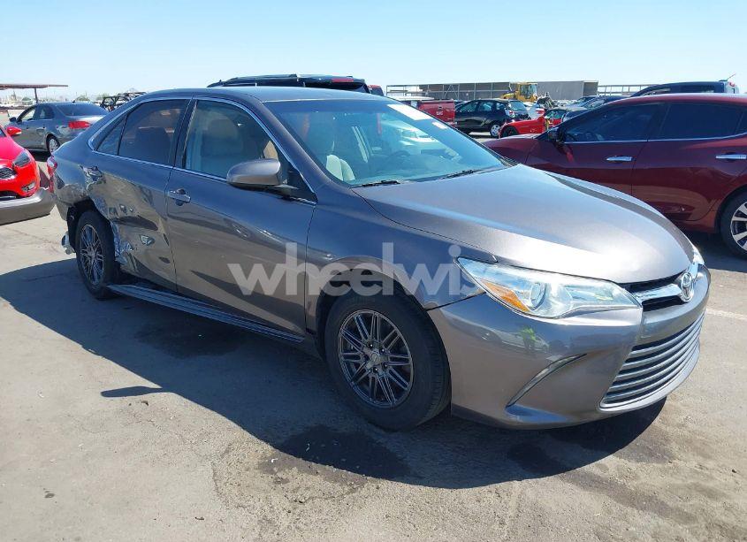 2016 Toyota Camry LE (VIN 4T4BF1FK2GR558894) main photo