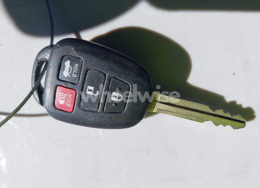 Photo 11 of 2016 Toyota Camry LE (VIN 4T4BF1FK2GR558894)