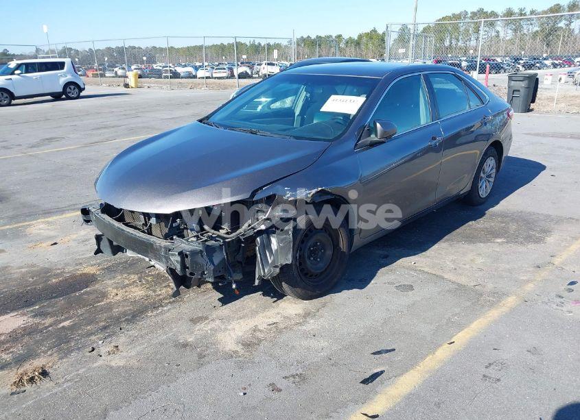 Photo 2 of 2016 Toyota Camry LE (VIN 4T4BF1FK2GR567577)