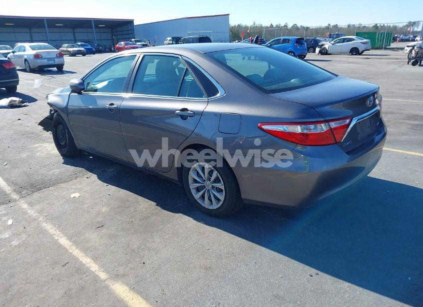 Photo 3 of 2016 Toyota Camry LE (VIN 4T4BF1FK2GR567577)