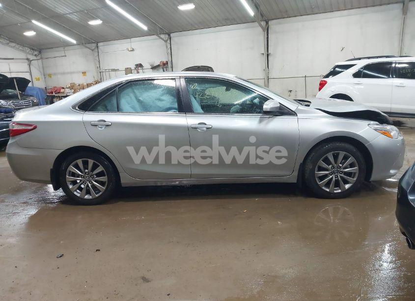 Photo 13 of 2016 Toyota Camry XLE (VIN 4T4BF1FK2GR570561)