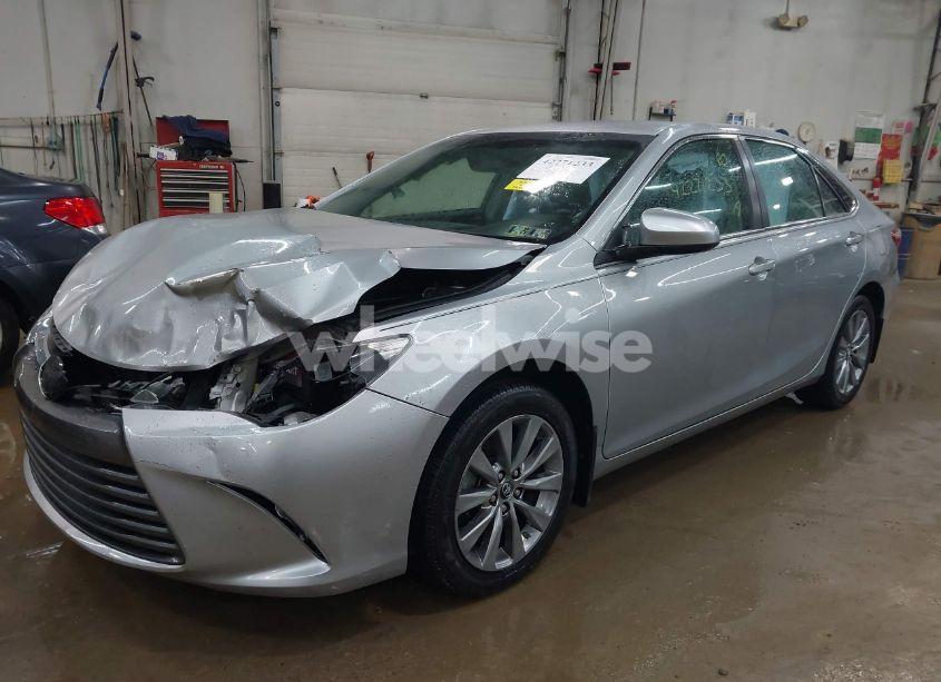 Photo 2 of 2016 Toyota Camry XLE (VIN 4T4BF1FK2GR570561)