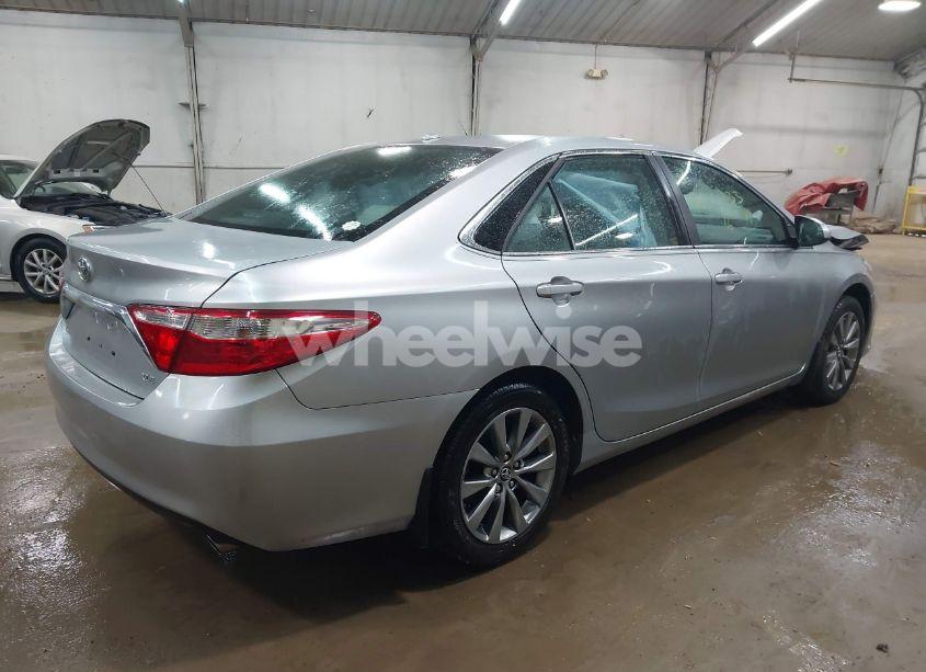 Photo 4 of 2016 Toyota Camry XLE (VIN 4T4BF1FK2GR570561)