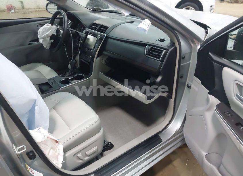 Photo 5 of 2016 Toyota Camry XLE (VIN 4T4BF1FK2GR570561)