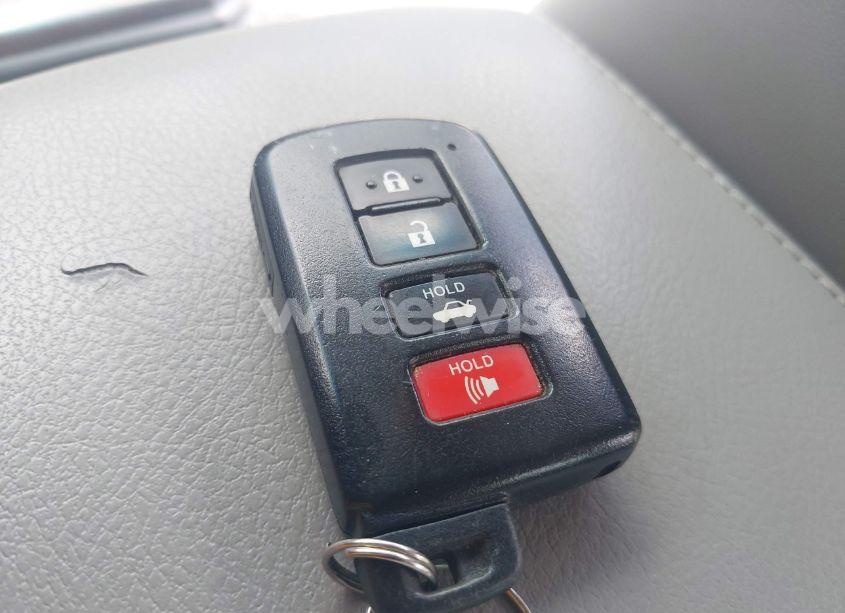 Photo 11 of 2012 Toyota Camry XLE (VIN 4T4BF1FK3CR258159)