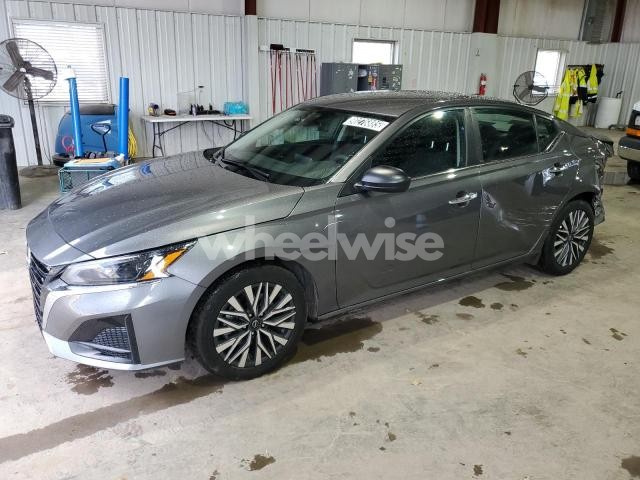 Photo 2 of 2025 NISSAN ALTIMA SV (VIN 4T4BF1FK3CR261255)